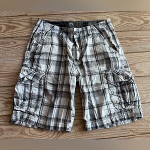 BKE Plaid Men's Shorts in Black and Gray size 32
